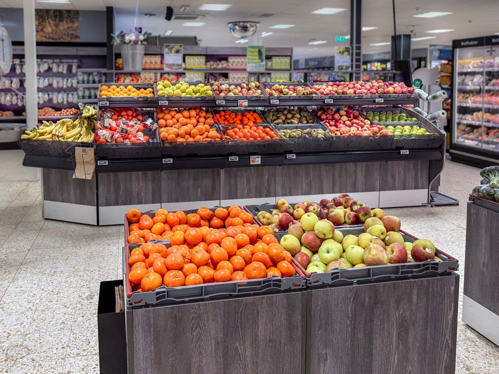 Fruktbord FX2 och Exponeringsbord i Antikgrå gallery